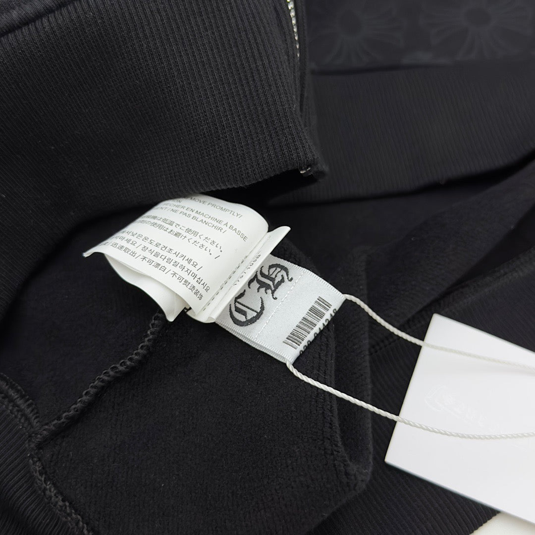 Chaqueta blanca y negra