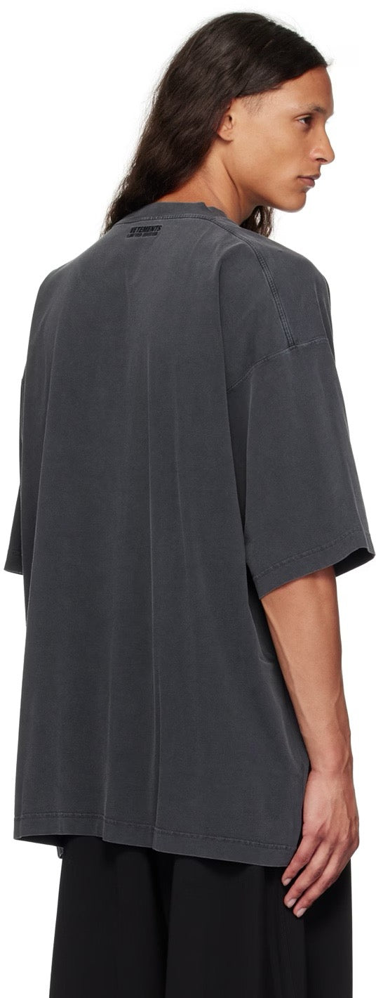 Schwarzes T-Shirt