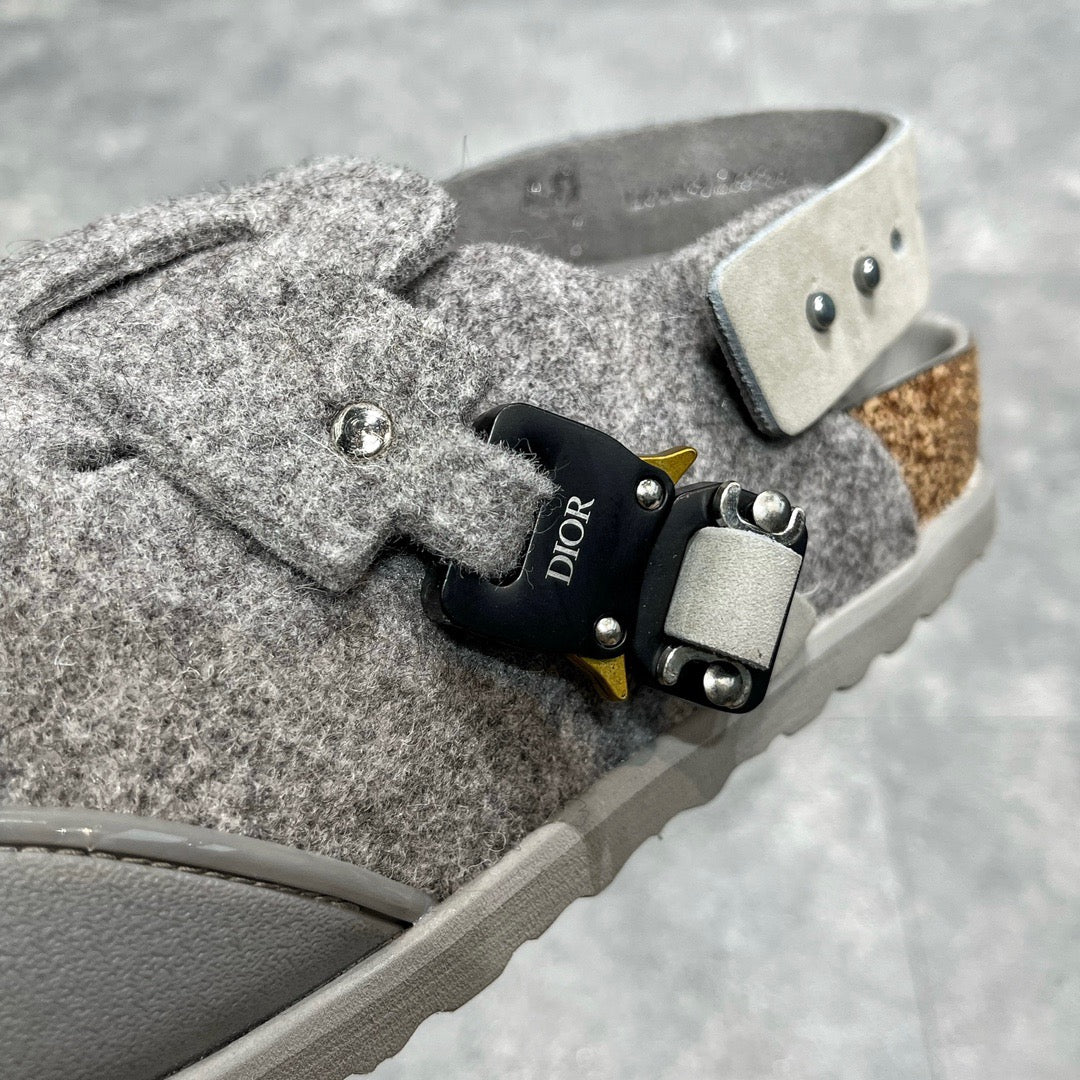 Schwarze, graue und cremefarbene Schuhe
