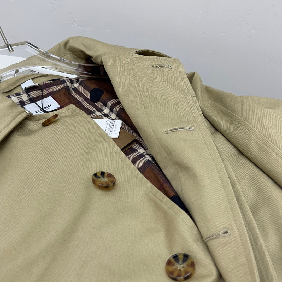 Chaqueta color caqui