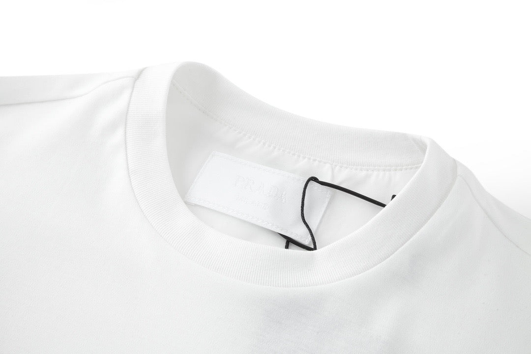 White T-shirt - Size M