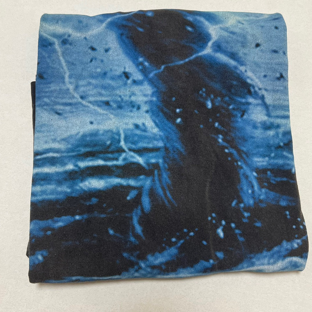 Camiseta negra oscura