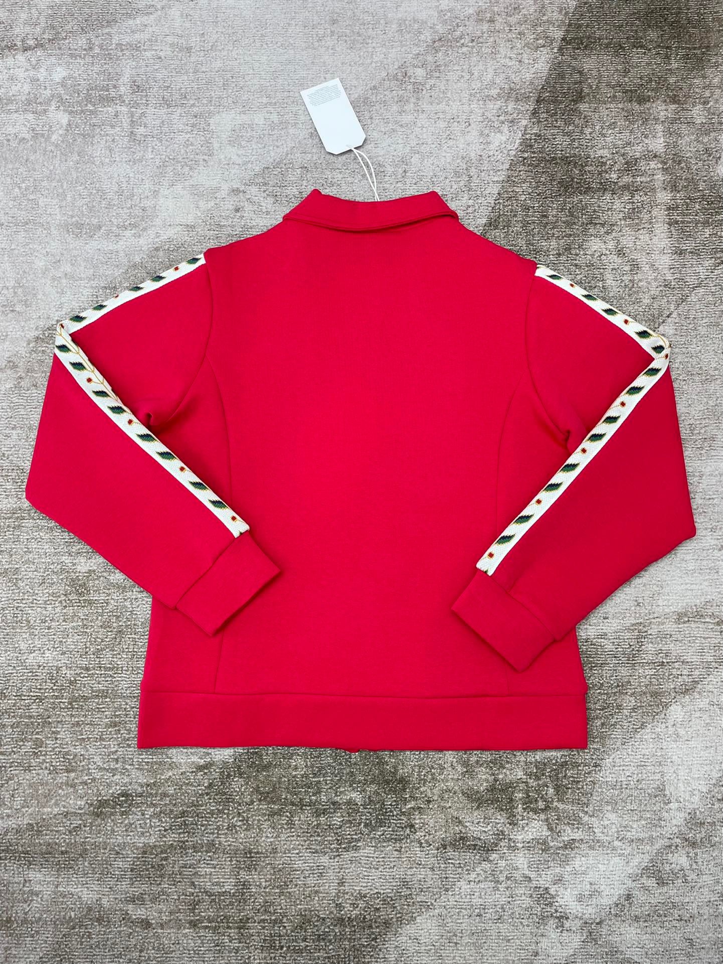 Chaqueta roja y verde