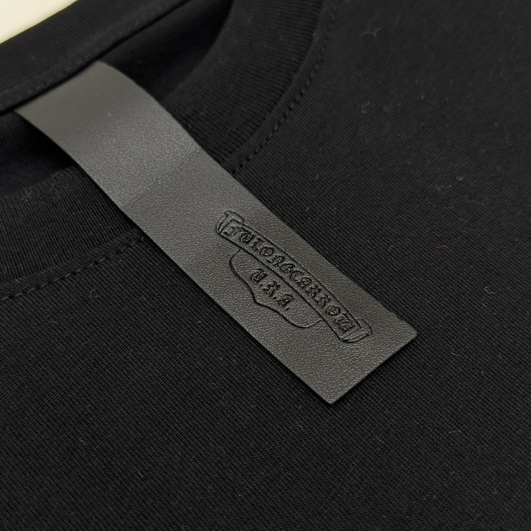camiseta negra