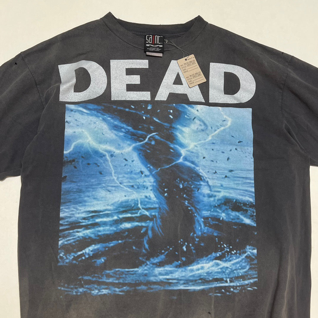 Camiseta negra oscura