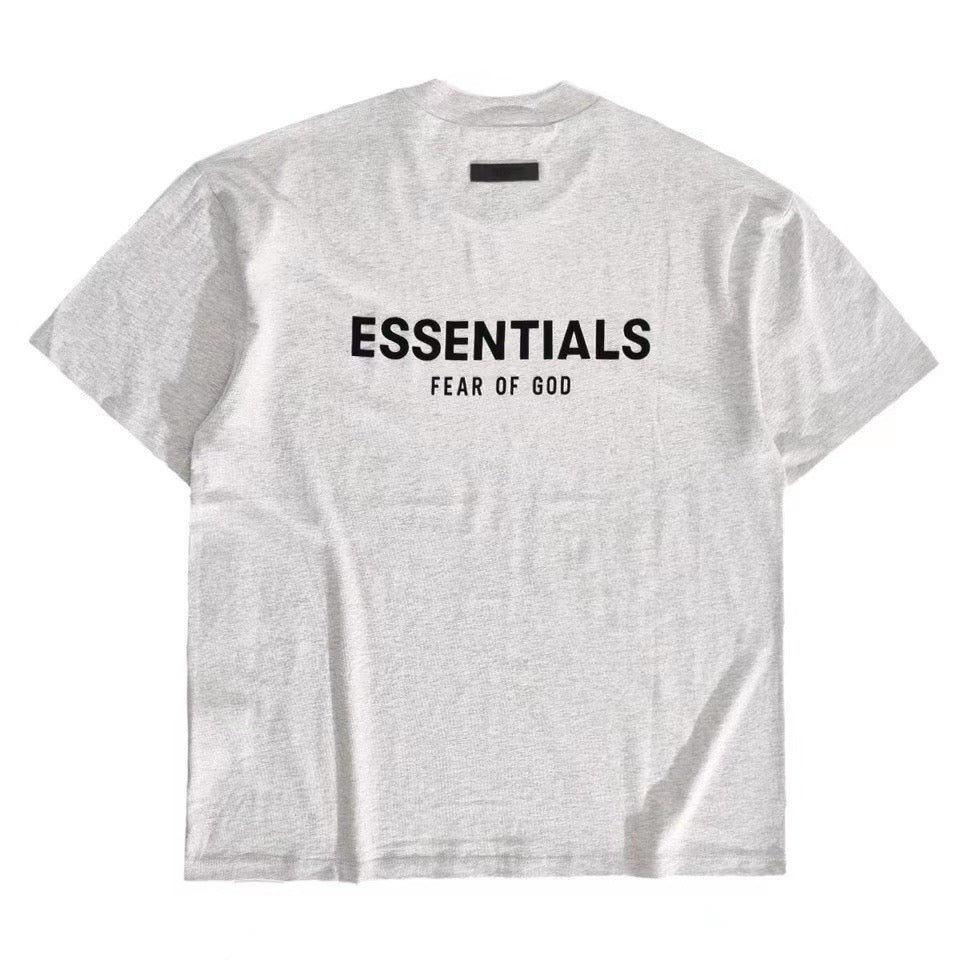Camiseta gris claro, gris oscuro y negra