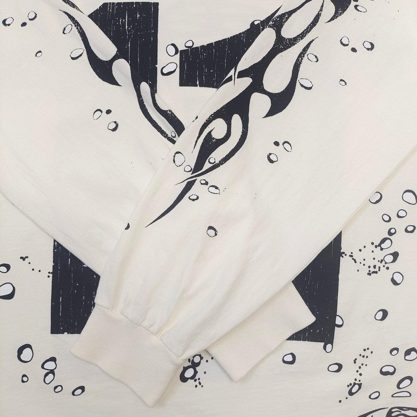 Jersey blanco y negro