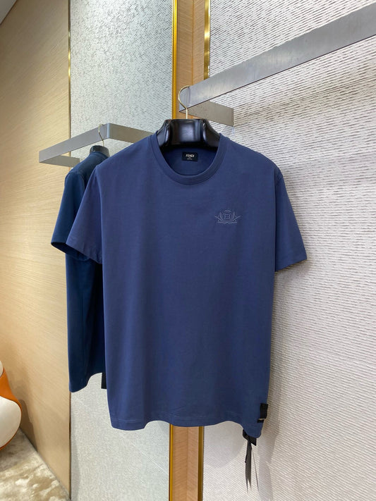 Blau-weißes T-Shirt