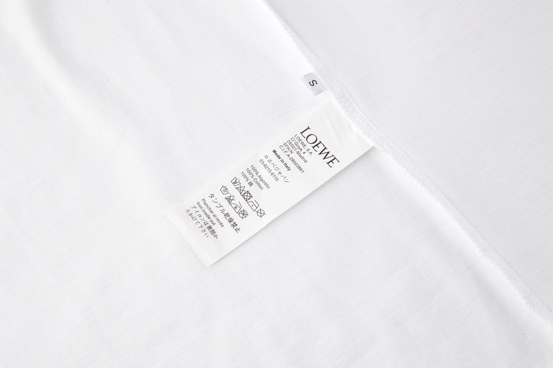 Camiseta en blanco y negro