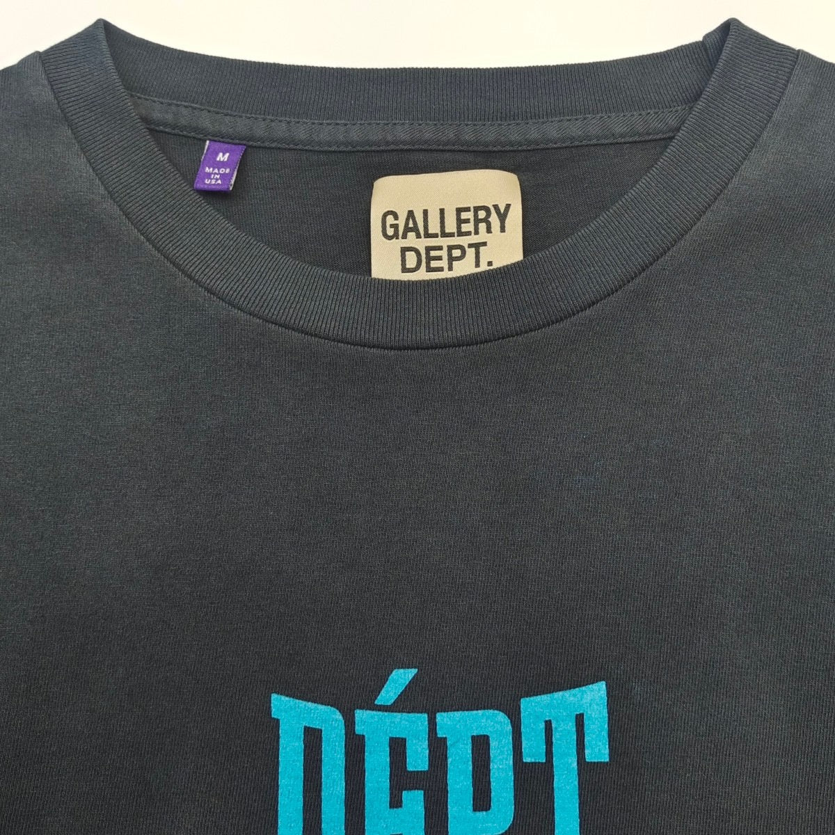 Camiseta blanca y negra