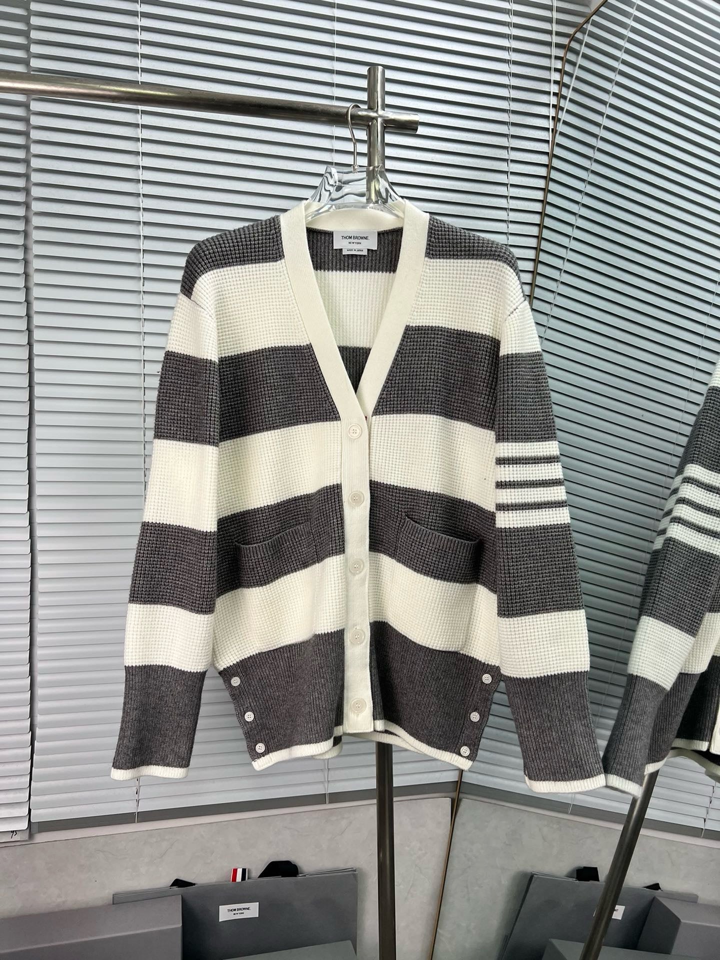 Grauweiße Jacke