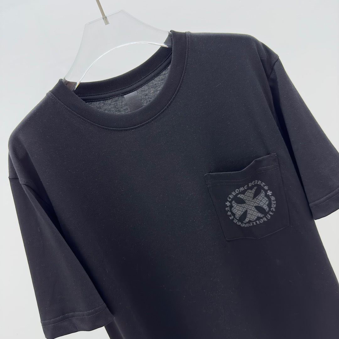 Schwarzes T-Shirt