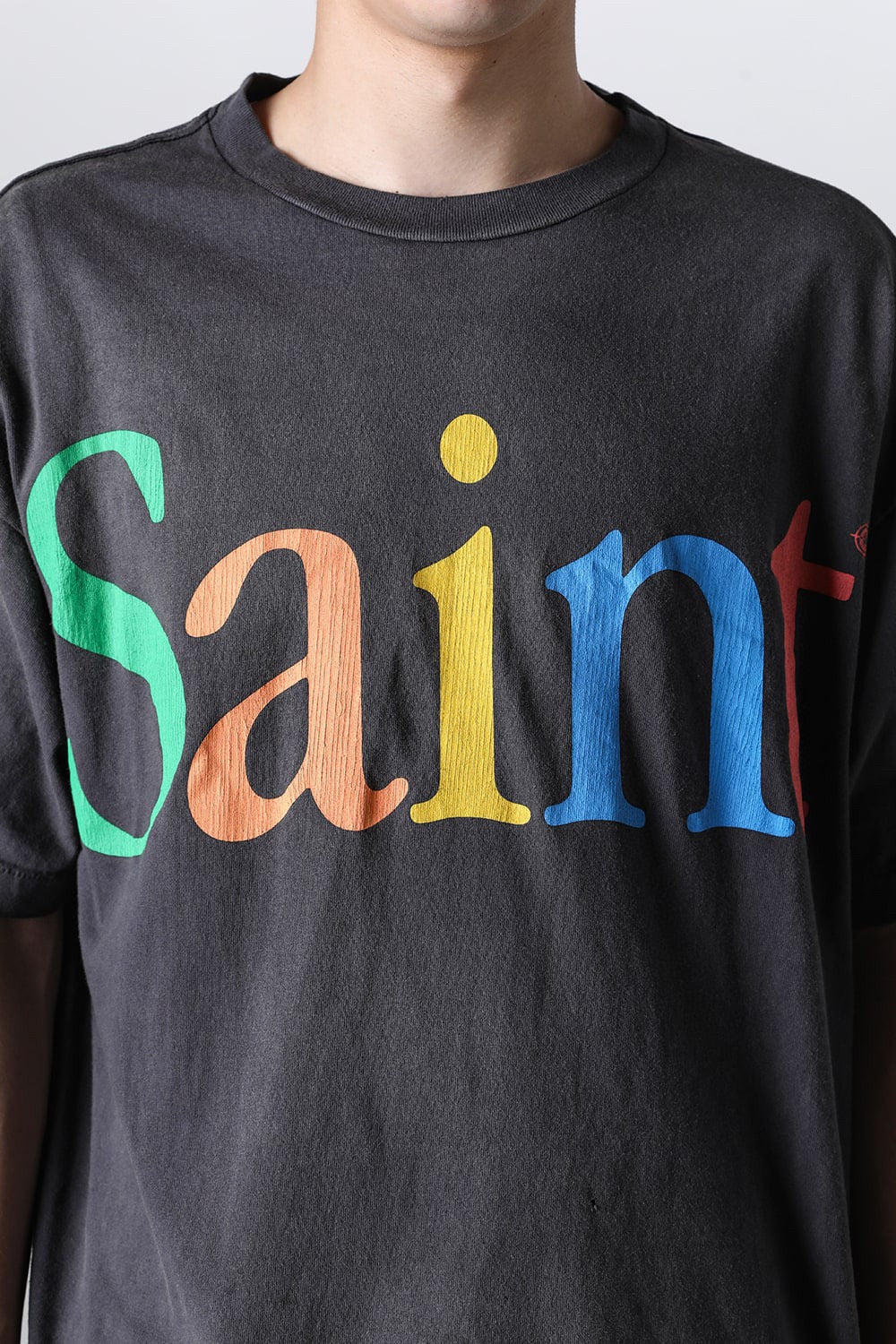 Camiseta negra oscura