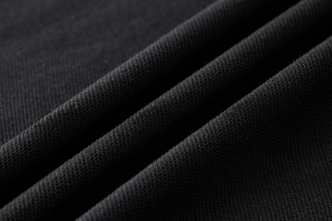 Polo blanco y negro