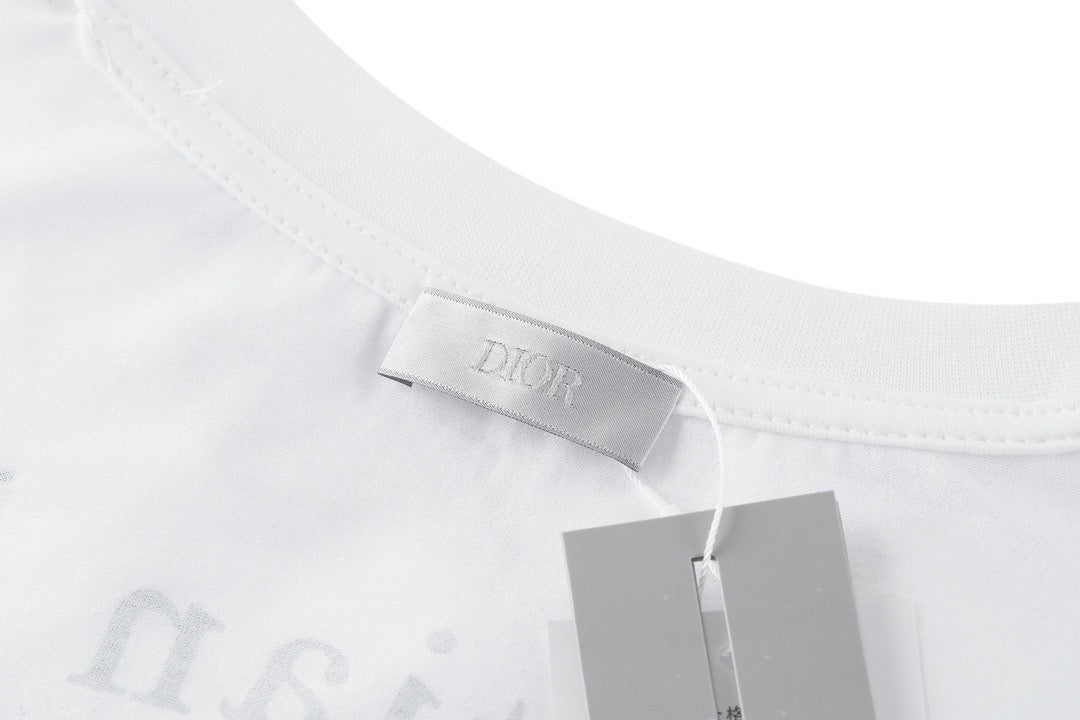Schwarz-weißes T-Shirt