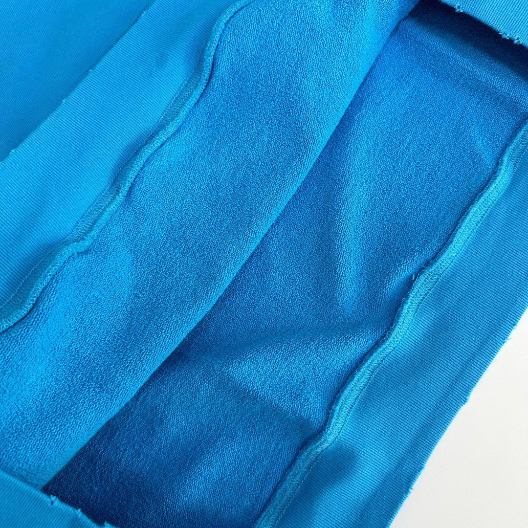Sudadera con capucha azul cielo y gris oscuro