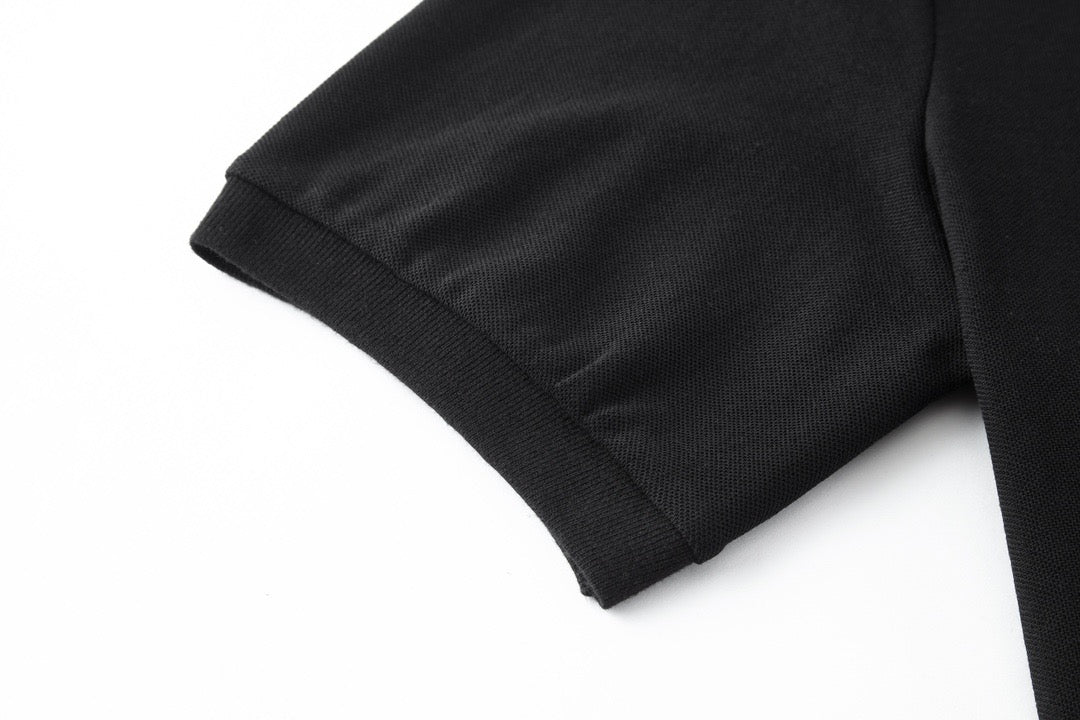 Polo blanco y negro