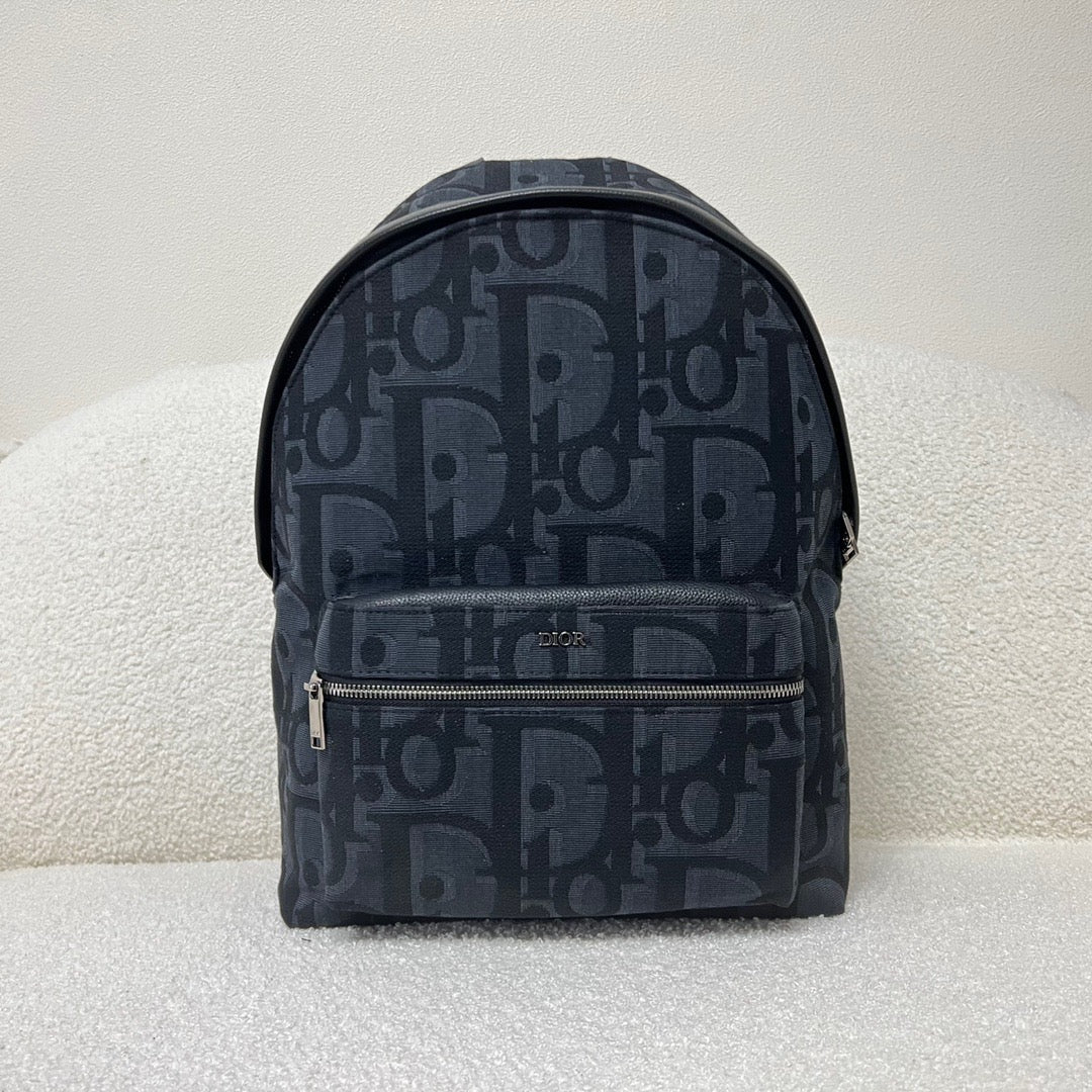 Black and Classic Oblique Bag