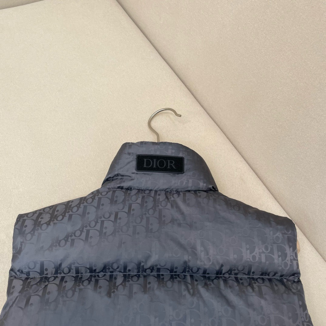Chaqueta negra, gris y azul