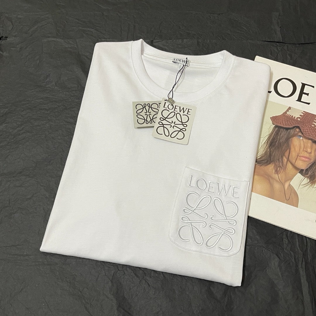 Camiseta blanca, negra y verde