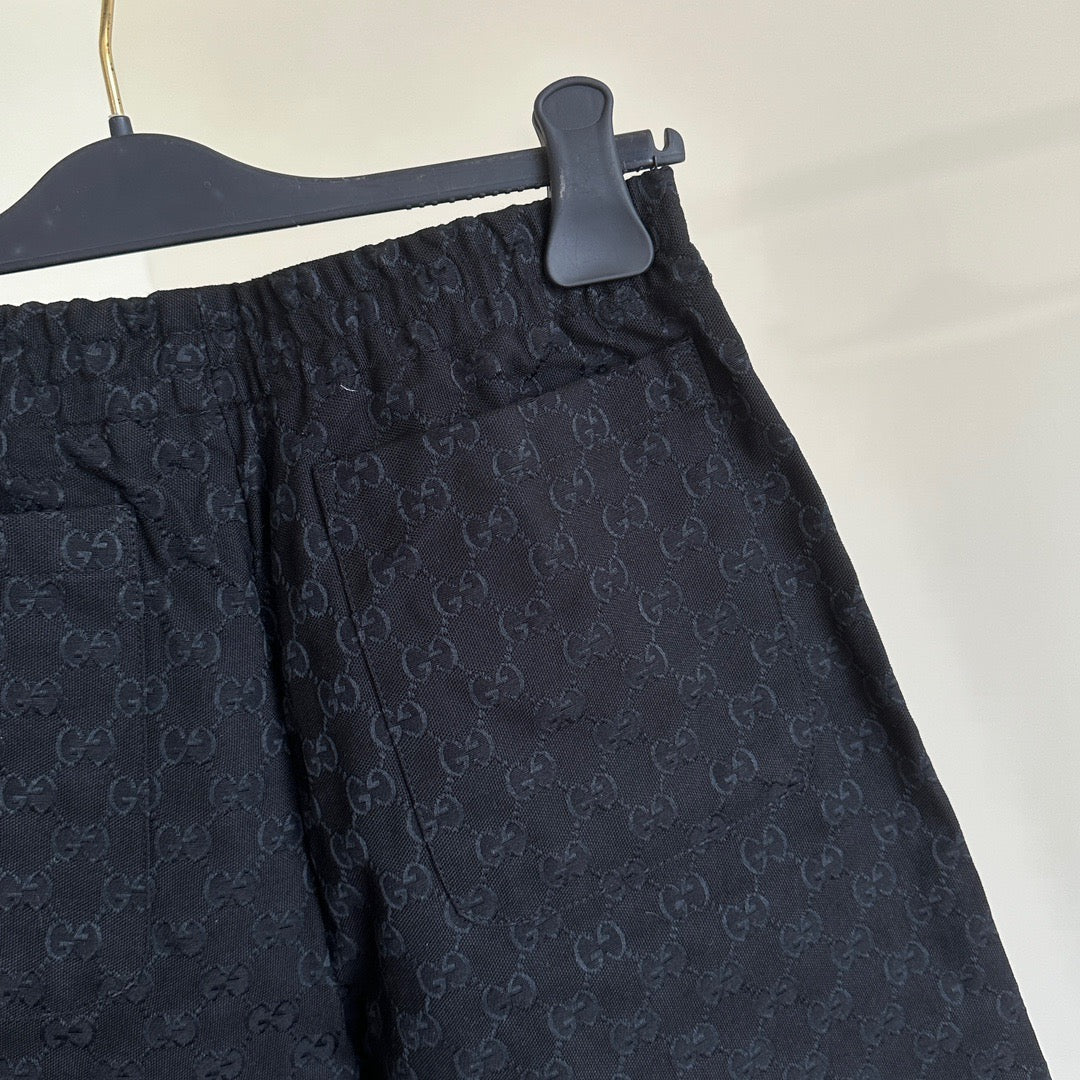 Pantalón corto negro y caqui