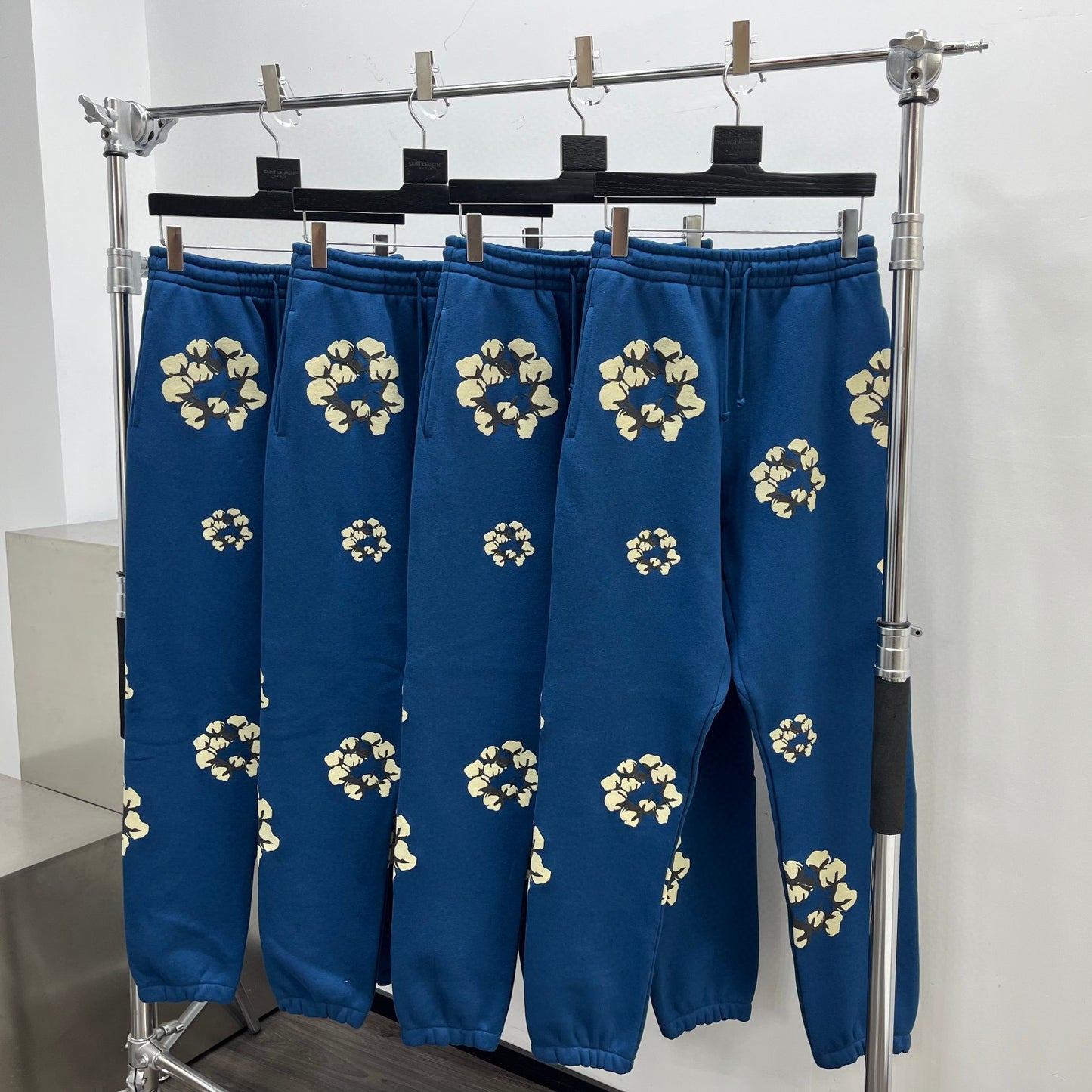 Blaue Hose