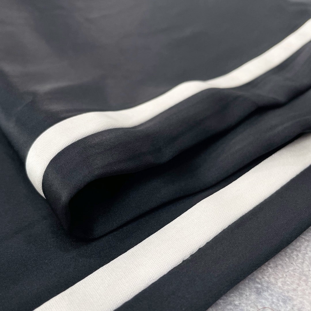 Dunkelgrüne Hose