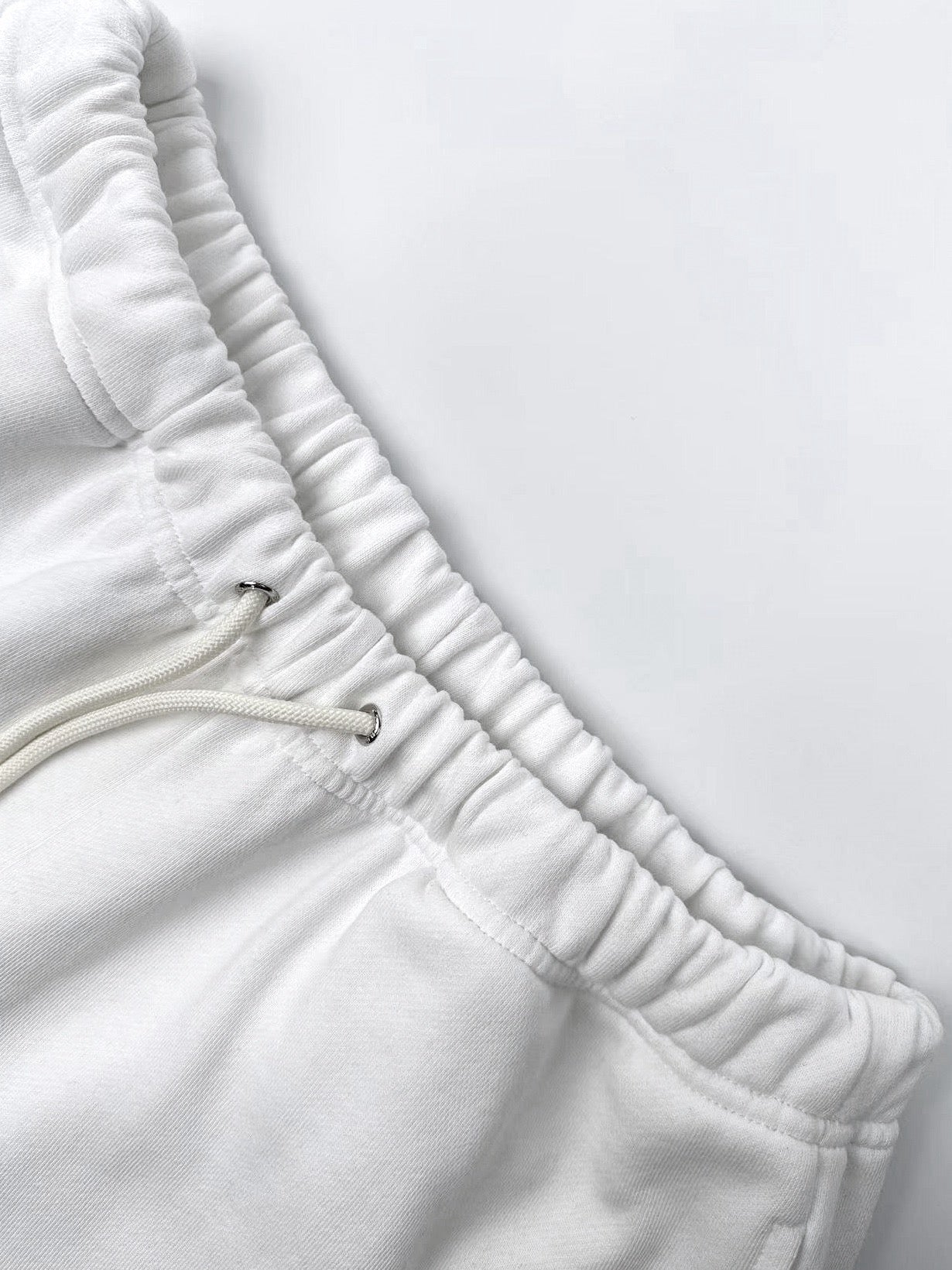 Schwarz-weiße Shorts