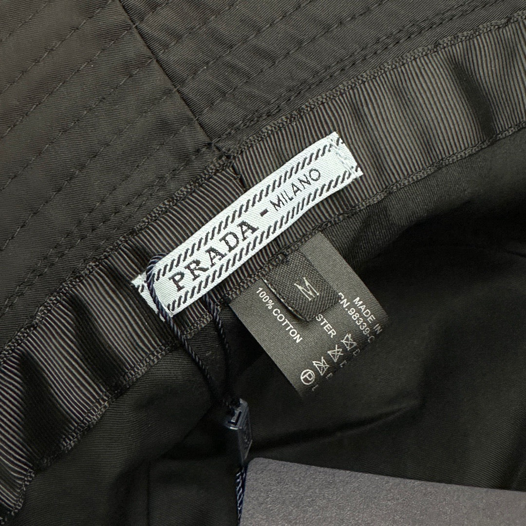 القبعة السوداء