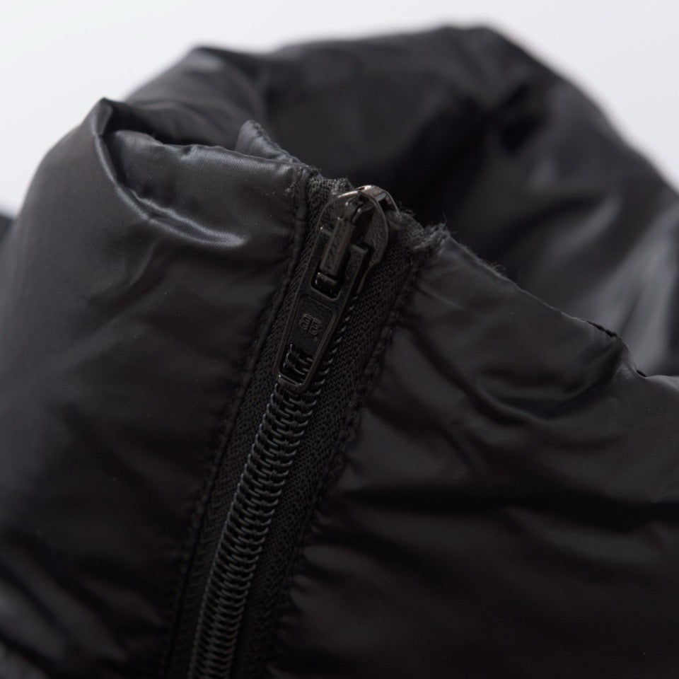 Chaqueta blanca y negra