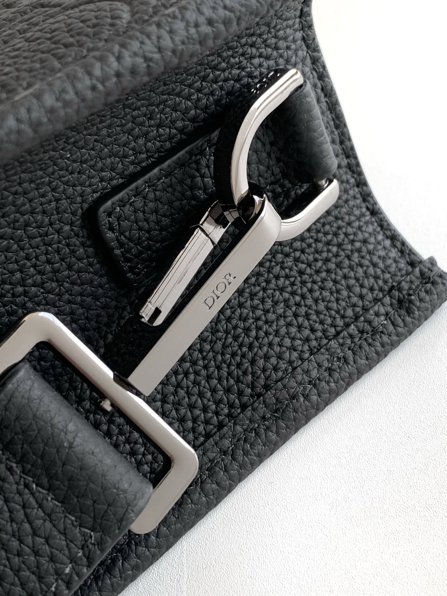 Bolsa gris azul y negra