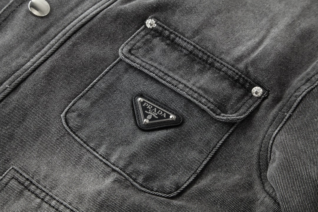 Chaqueta negra y gris