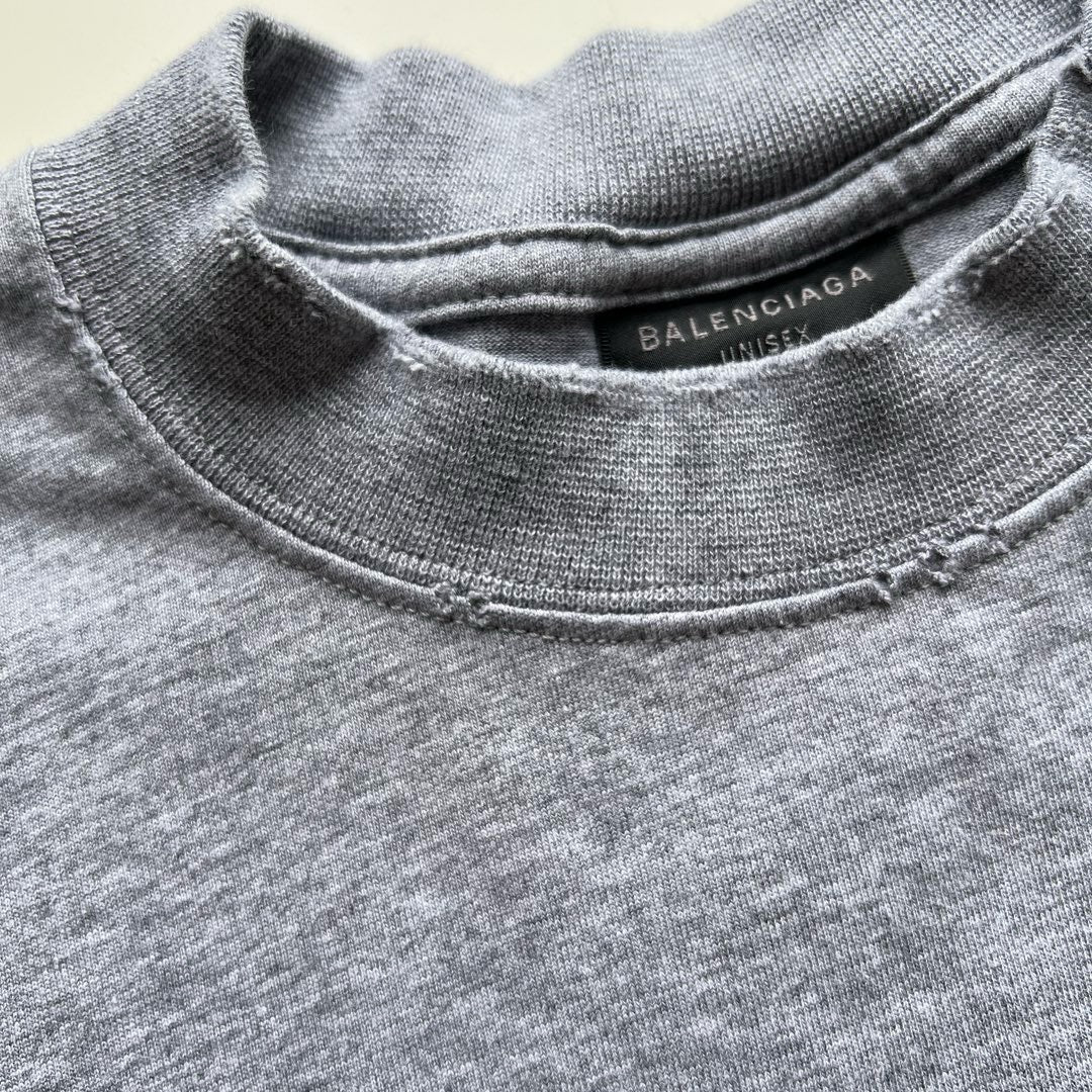 camiseta gris