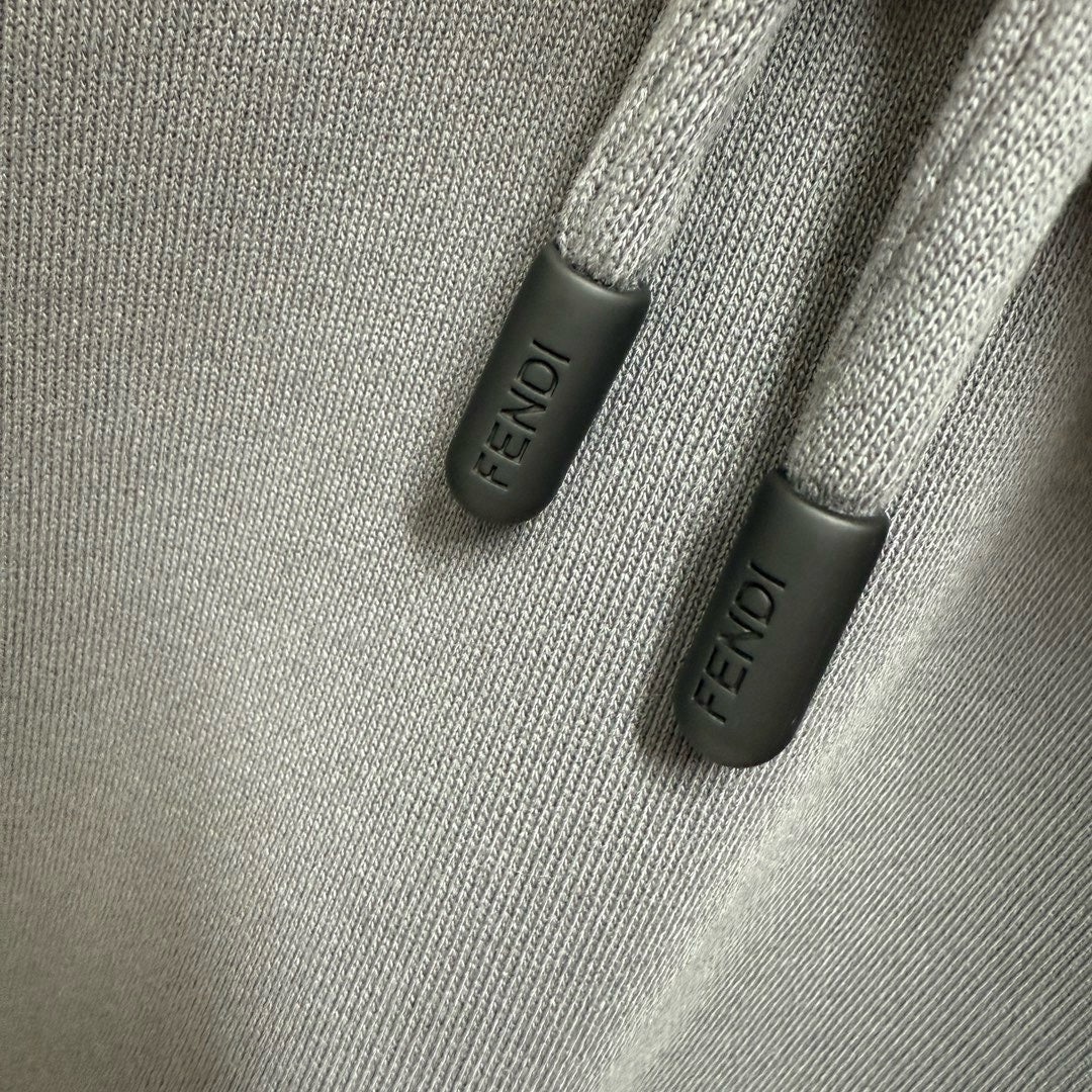 Sudadera con capucha gris oscuro