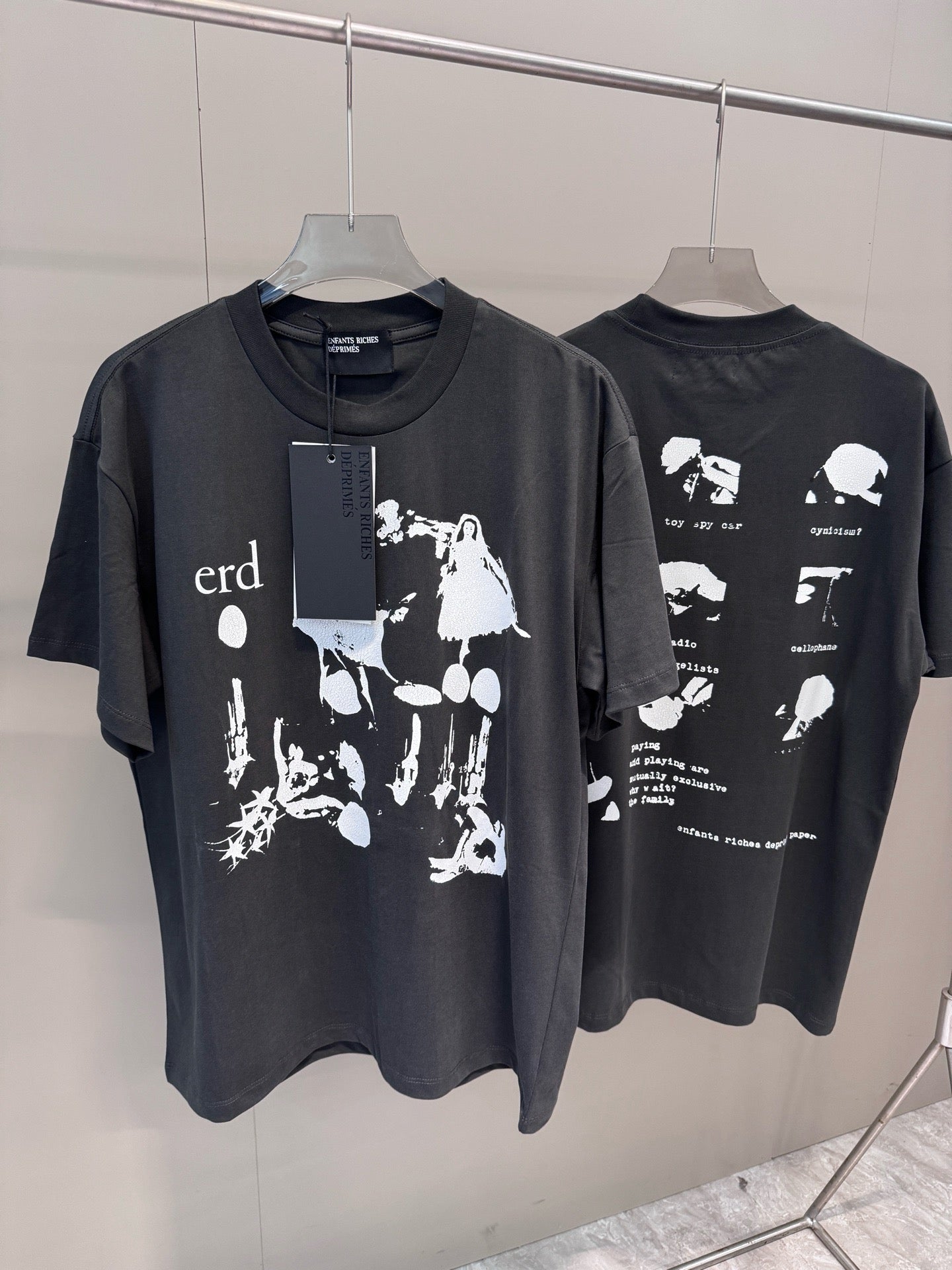 Schwarzes T-Shirt