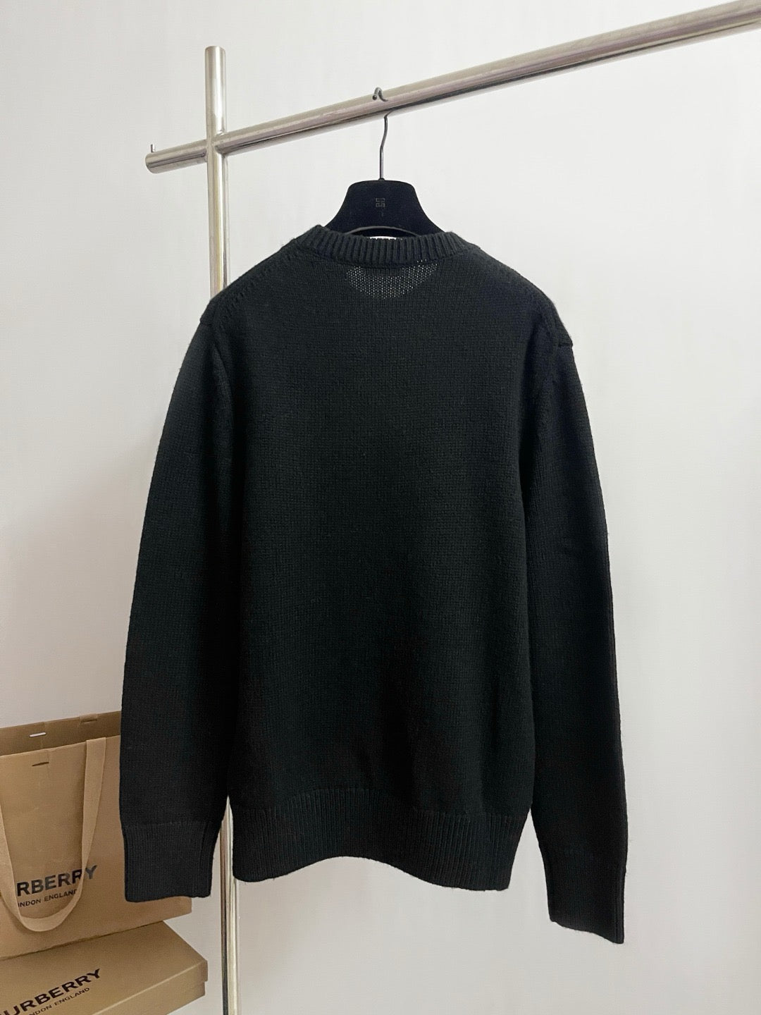 Jersey negro y gris
