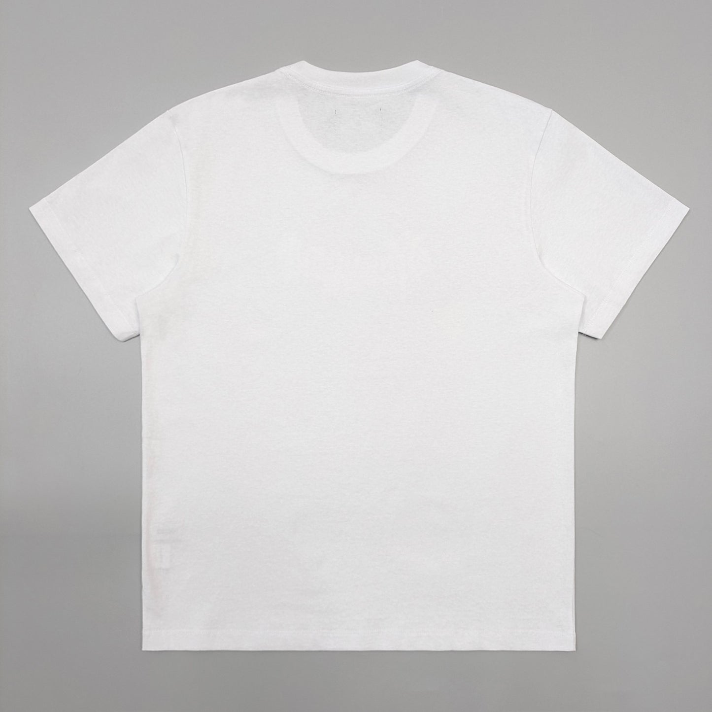 Camiseta en blanco y negro