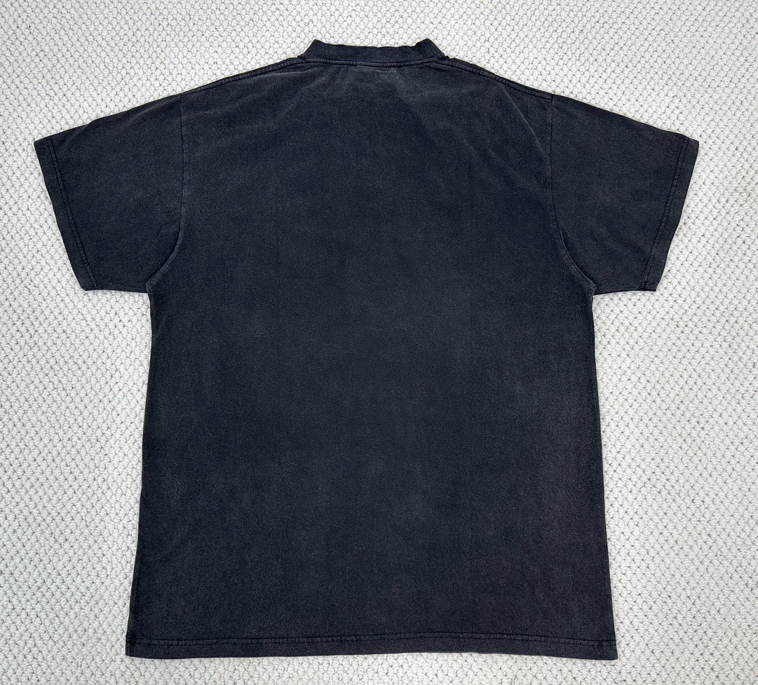 camiseta negra