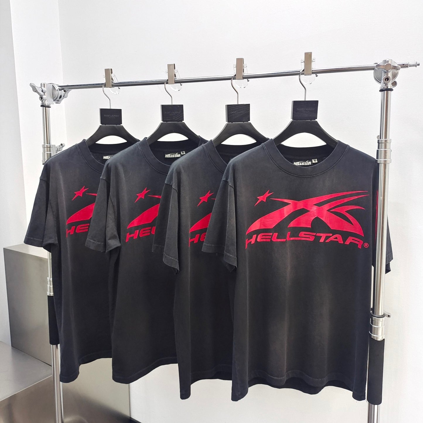 camiseta negra