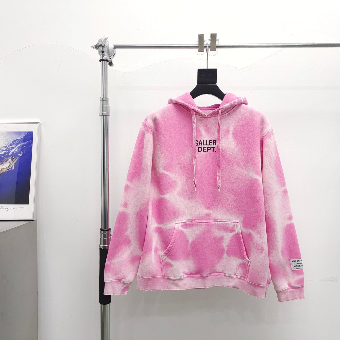 Sudadera con capucha amarilla y rosa