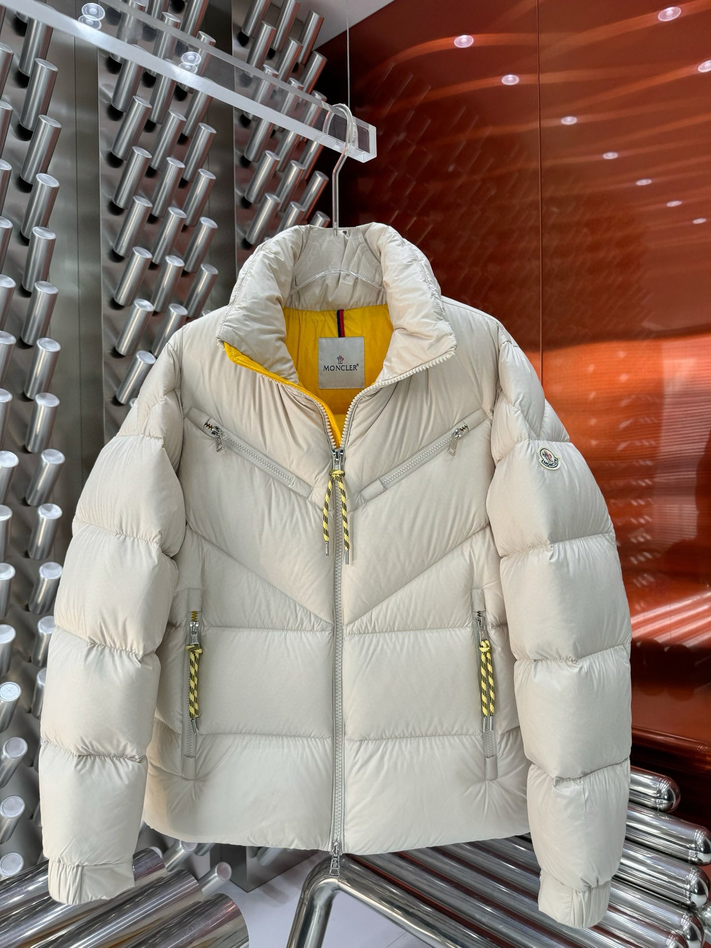 Weiße Jacke