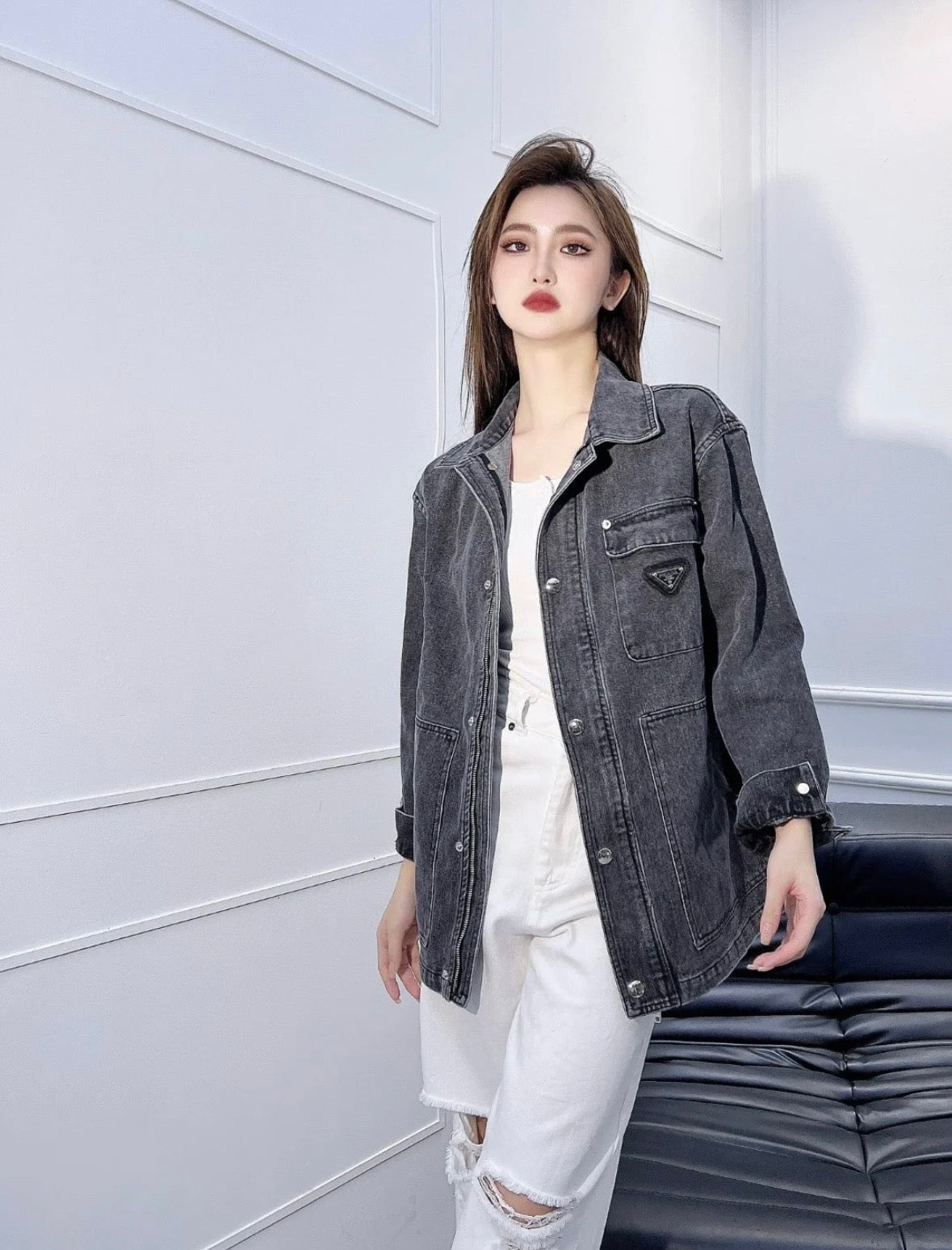 Chaqueta negra y gris