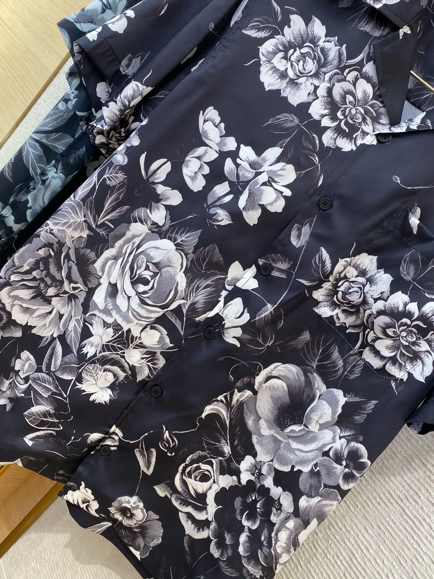 Mehrfarbiges T-Shirt mit Shorts