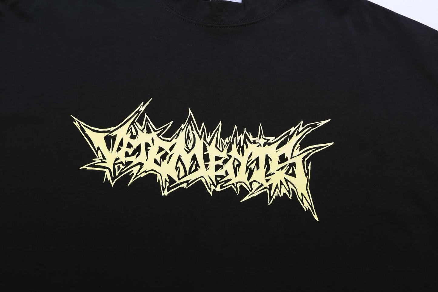 Schwarzes T-Shirt