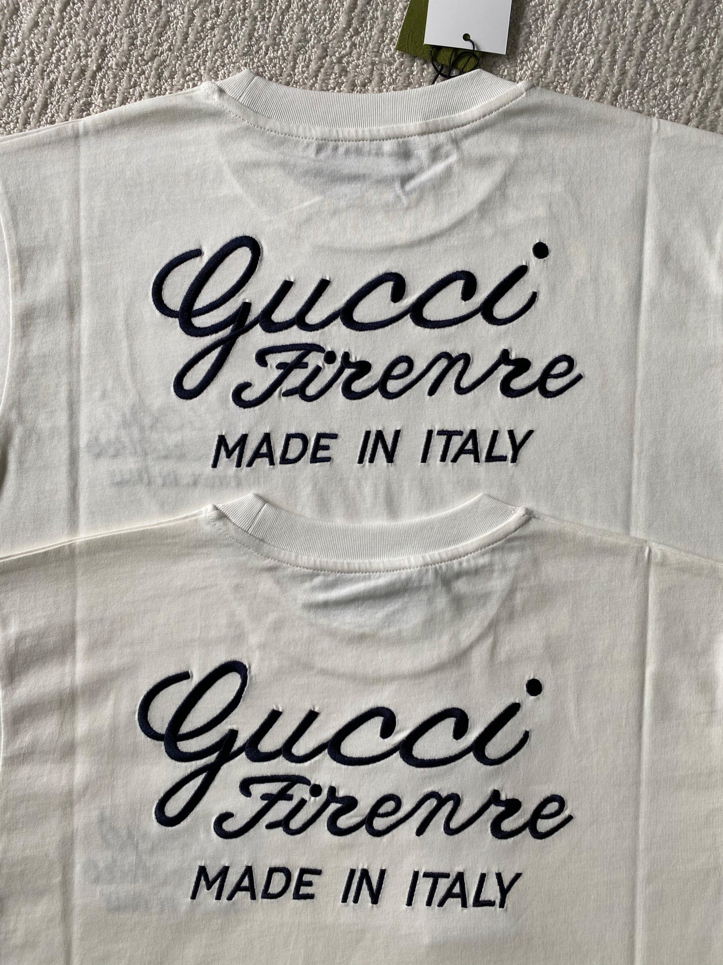 weißes T-Shirt
