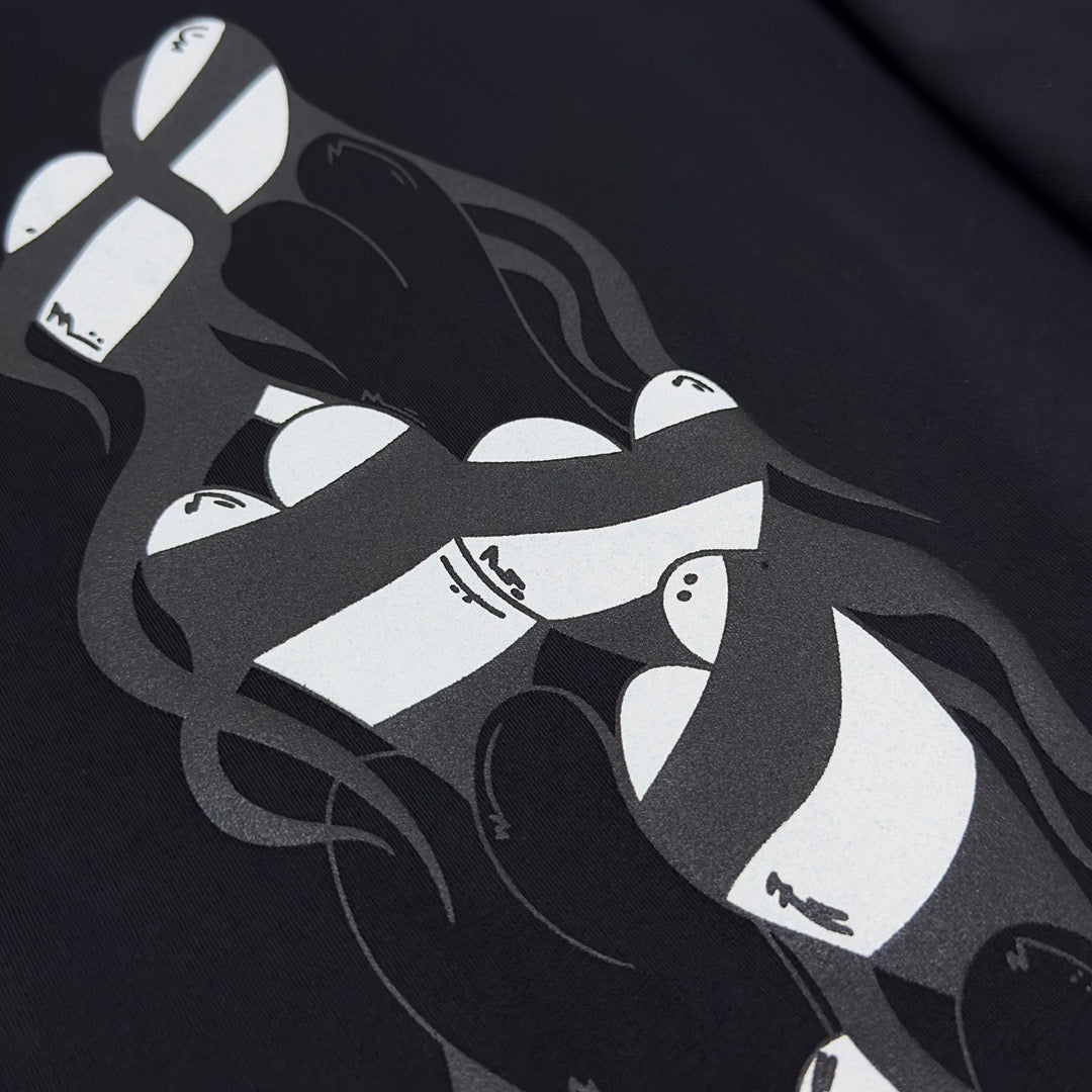 camiseta negra