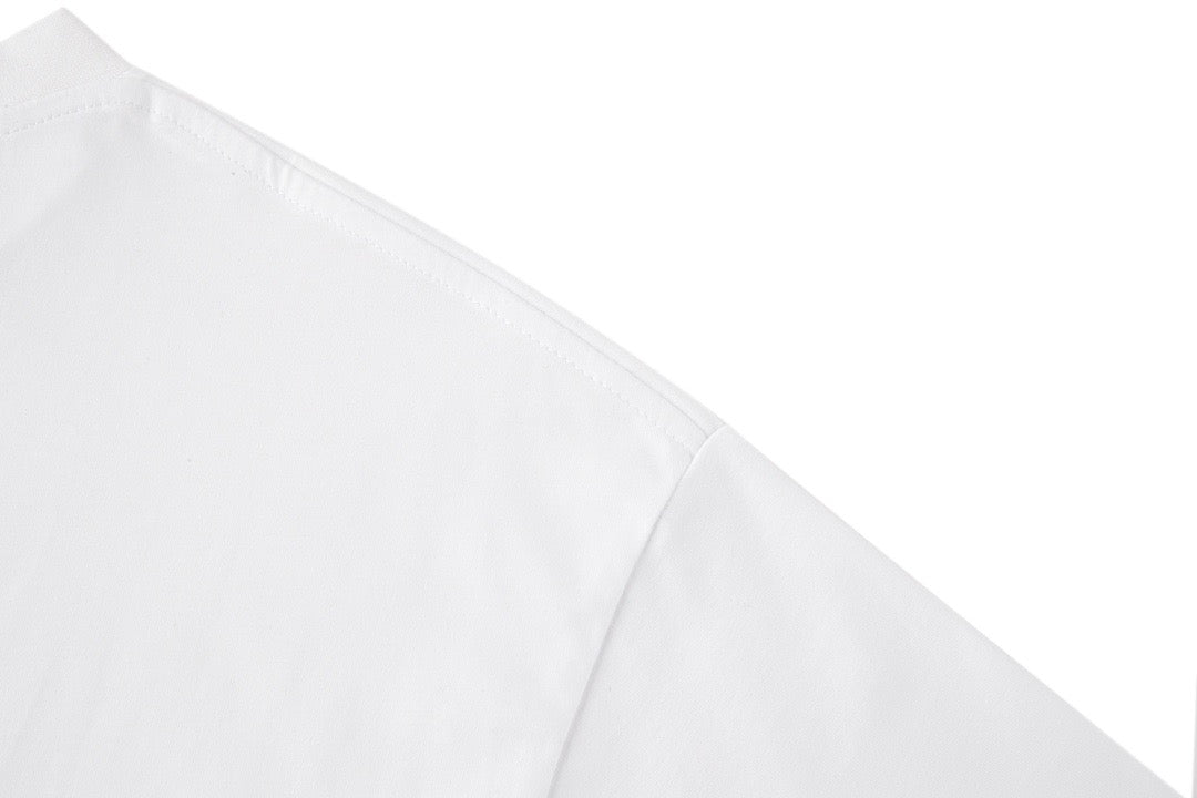 Camiseta en blanco y negro