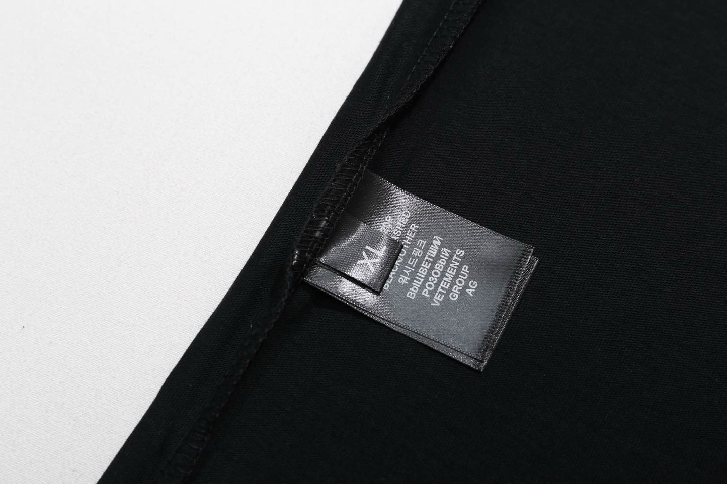 Schwarzes T-Shirt