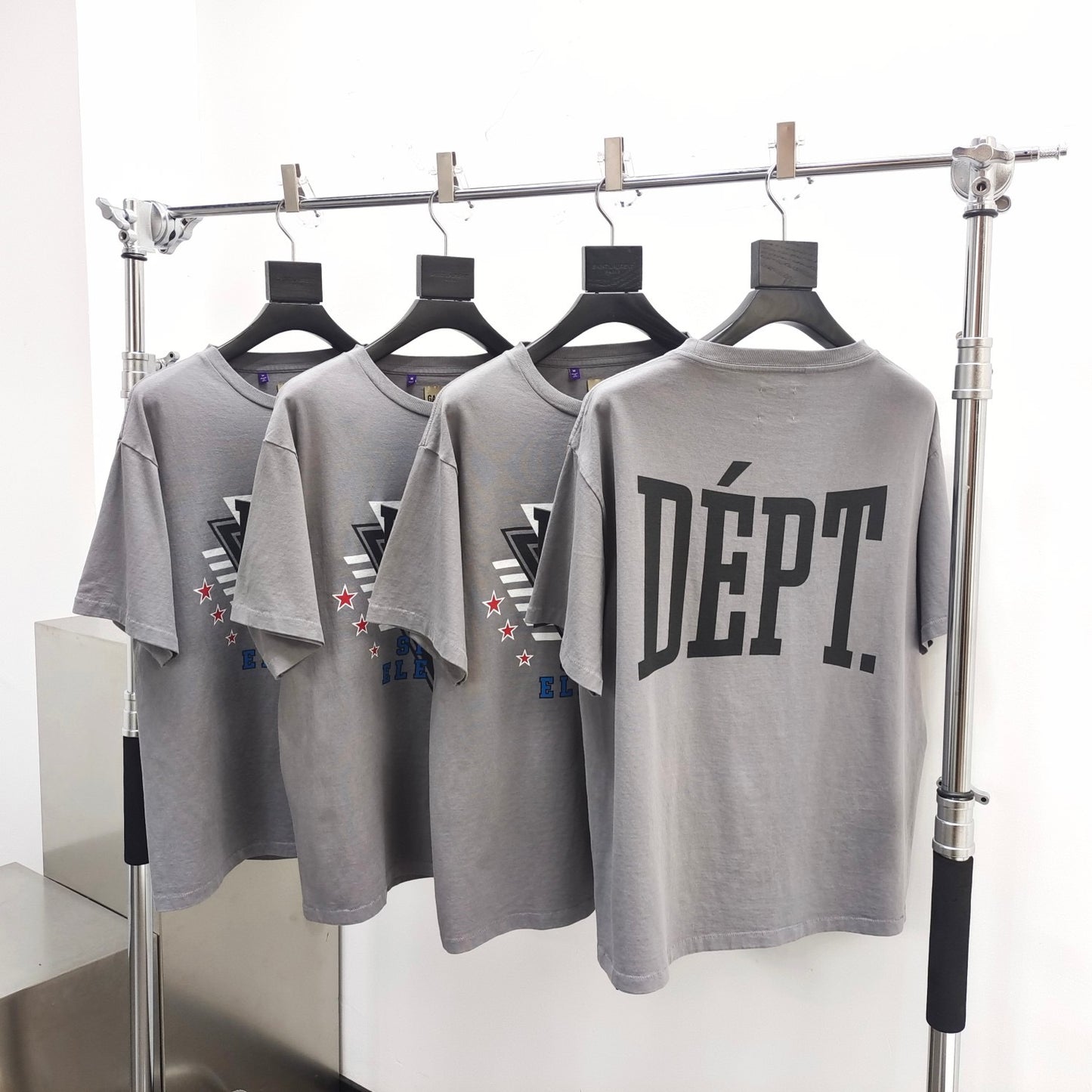 camiseta gris