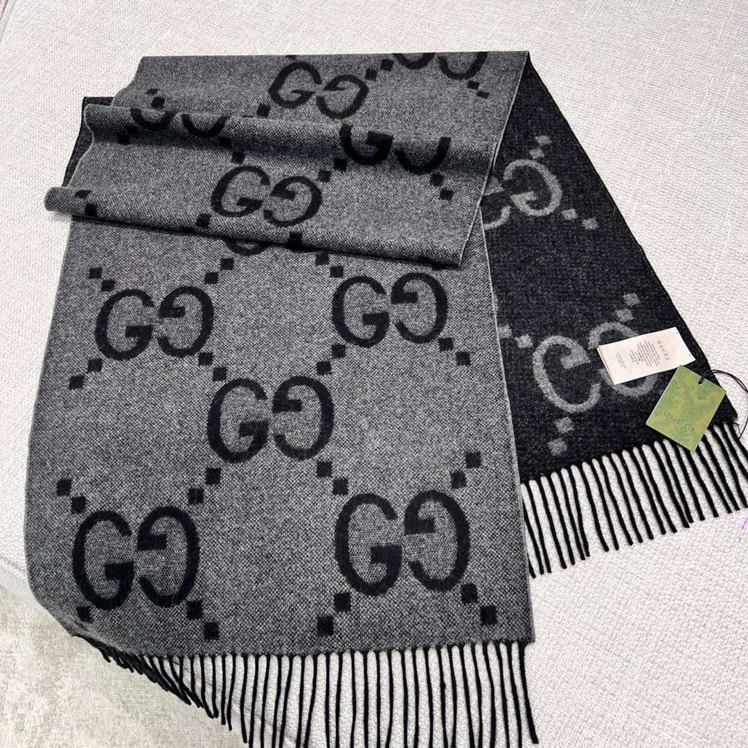 Bufanda negra y gris